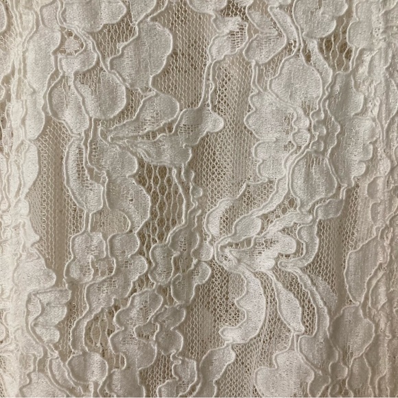 Chelsea28 Lace Top Size L Long Bell Sleeve - Picture 7 of 9